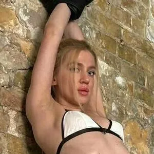 outlaw_blonde