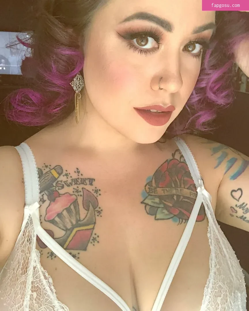 Pinup Cortney