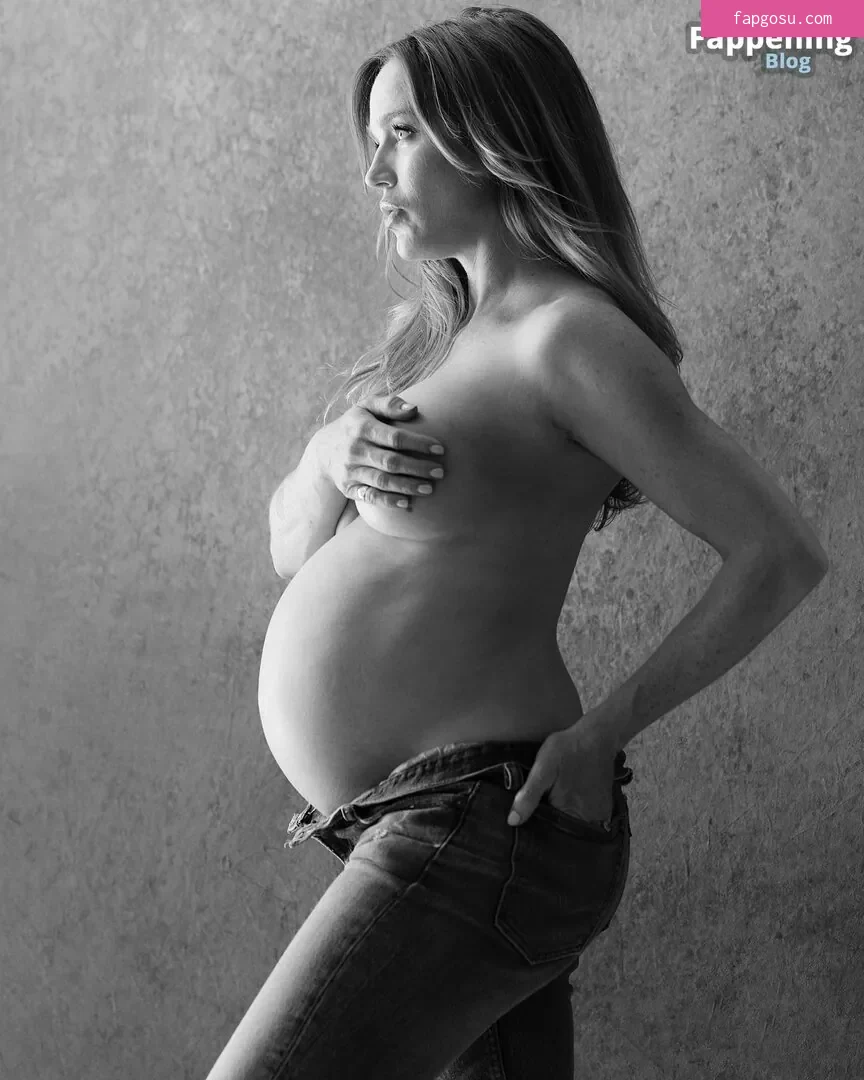 Pregnant Celebs