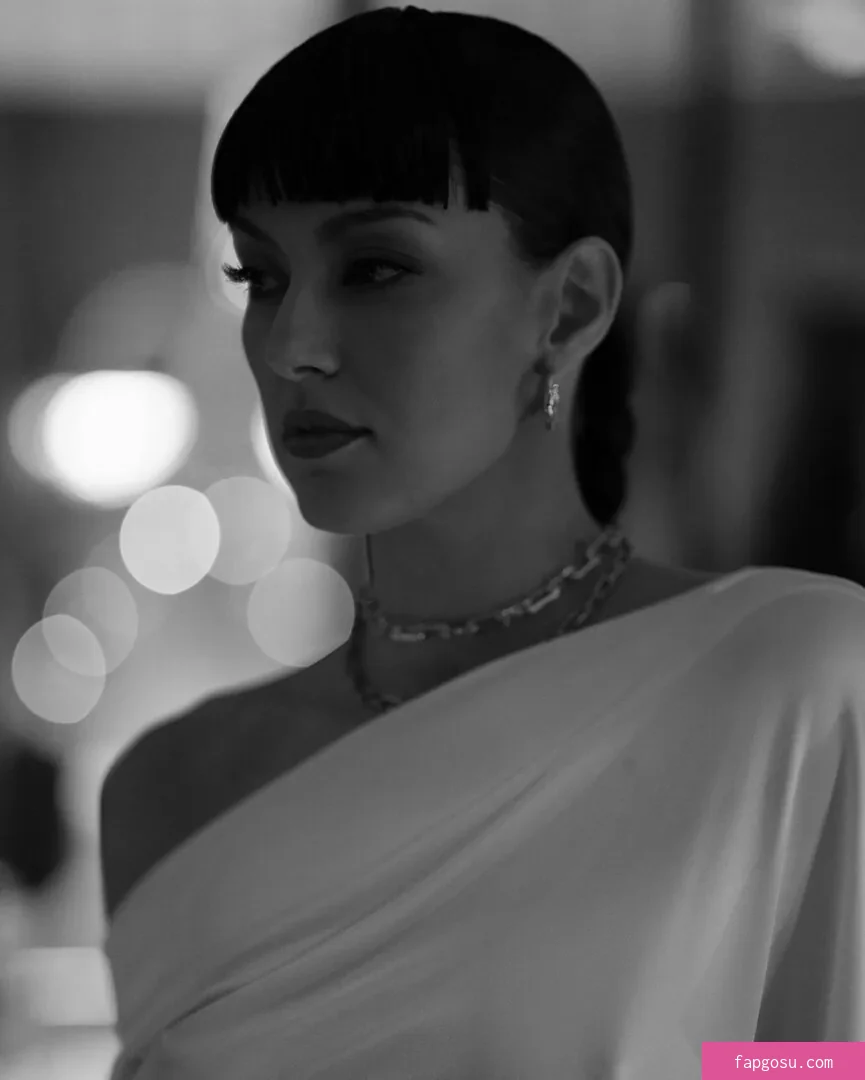 Rebecca Mir