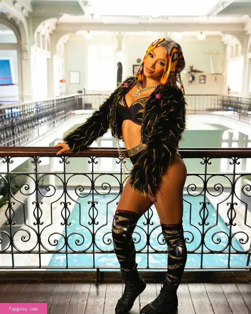 Sasha Banks