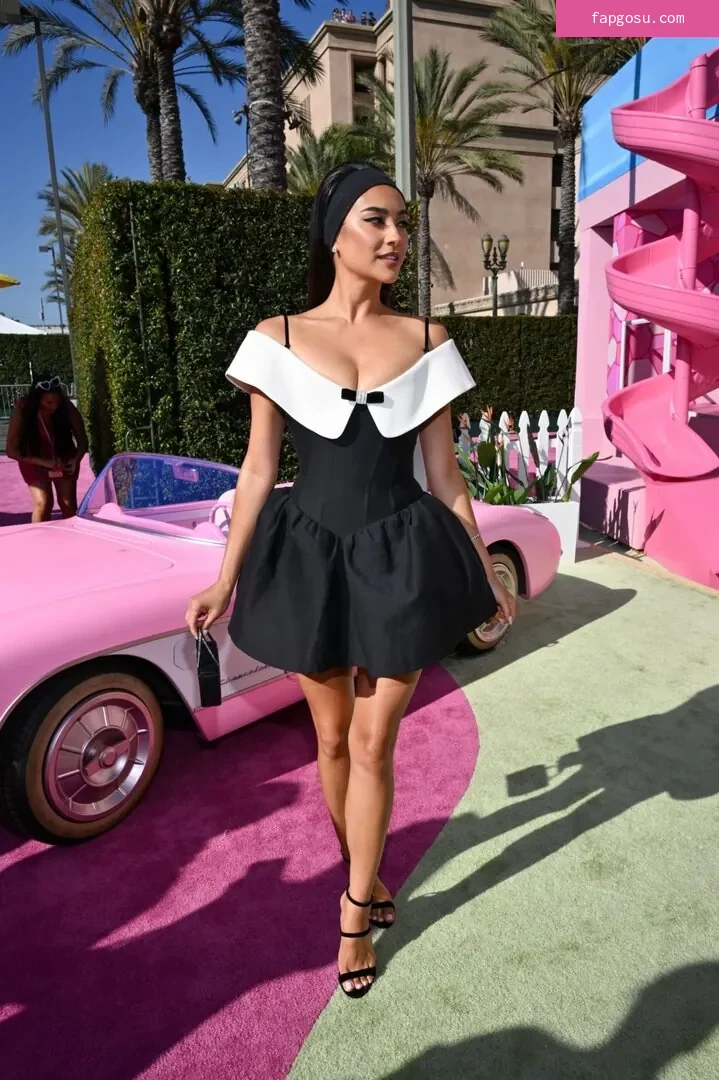 Shay Mitchell