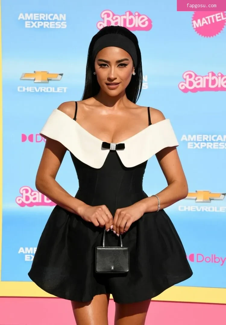 Shay Mitchell