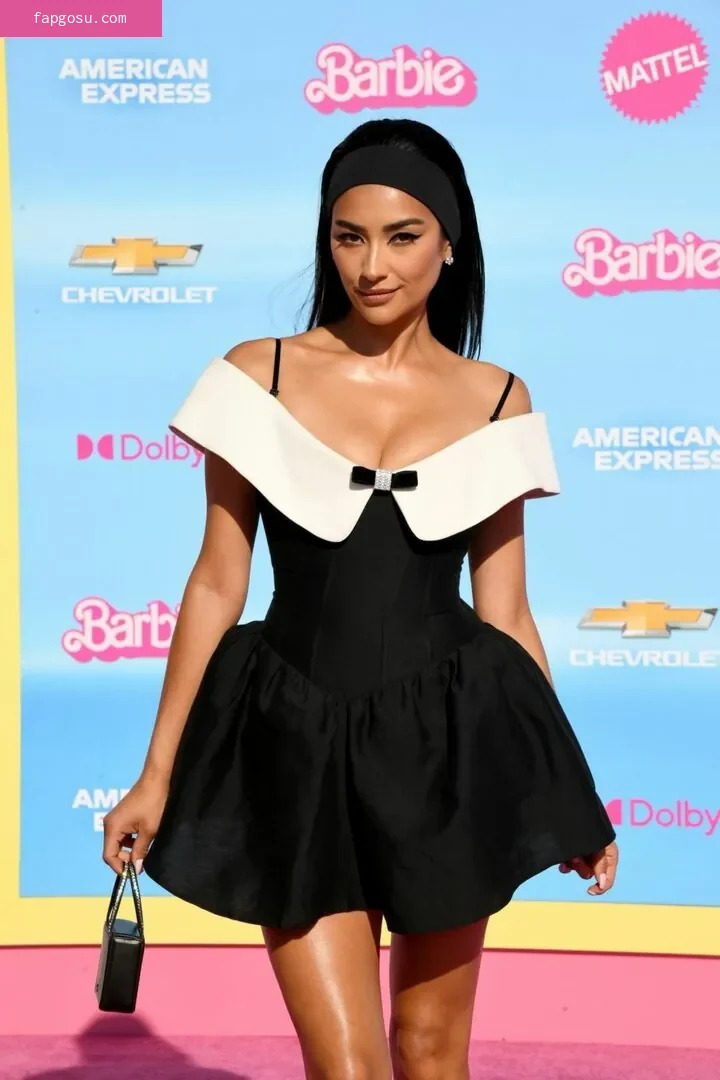 Shay Mitchell