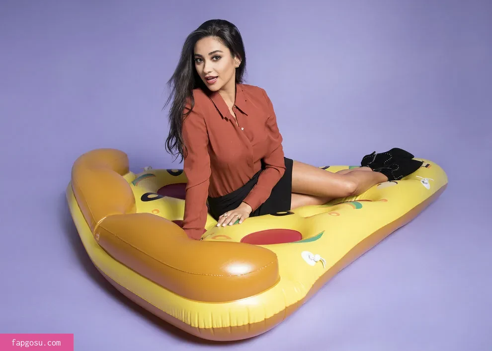 Shay Mitchell
