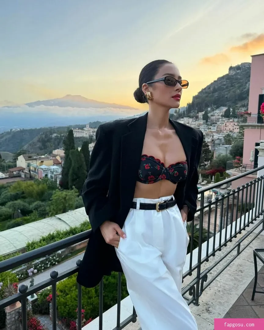 Shay Mitchell