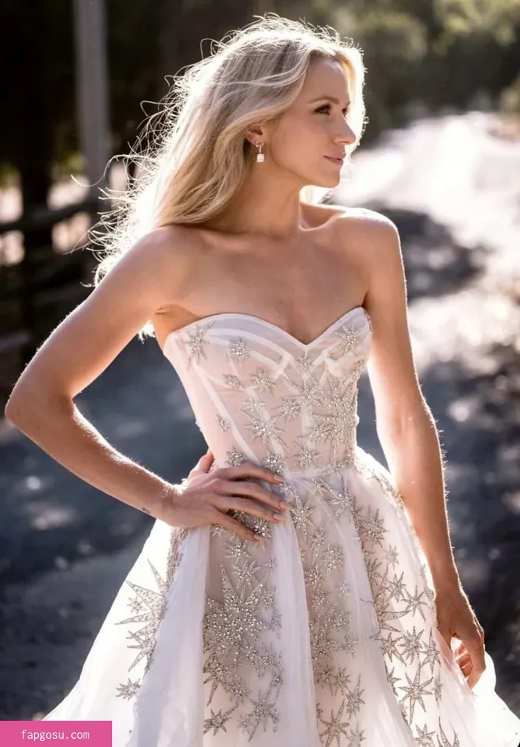 Shantel VanSanten