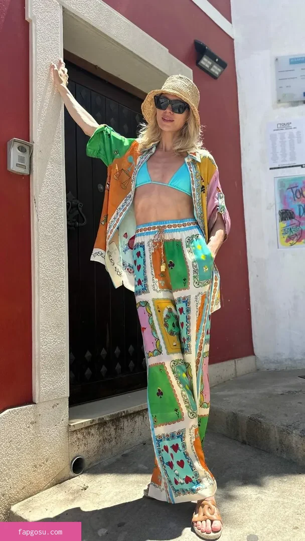 Shantel VanSanten