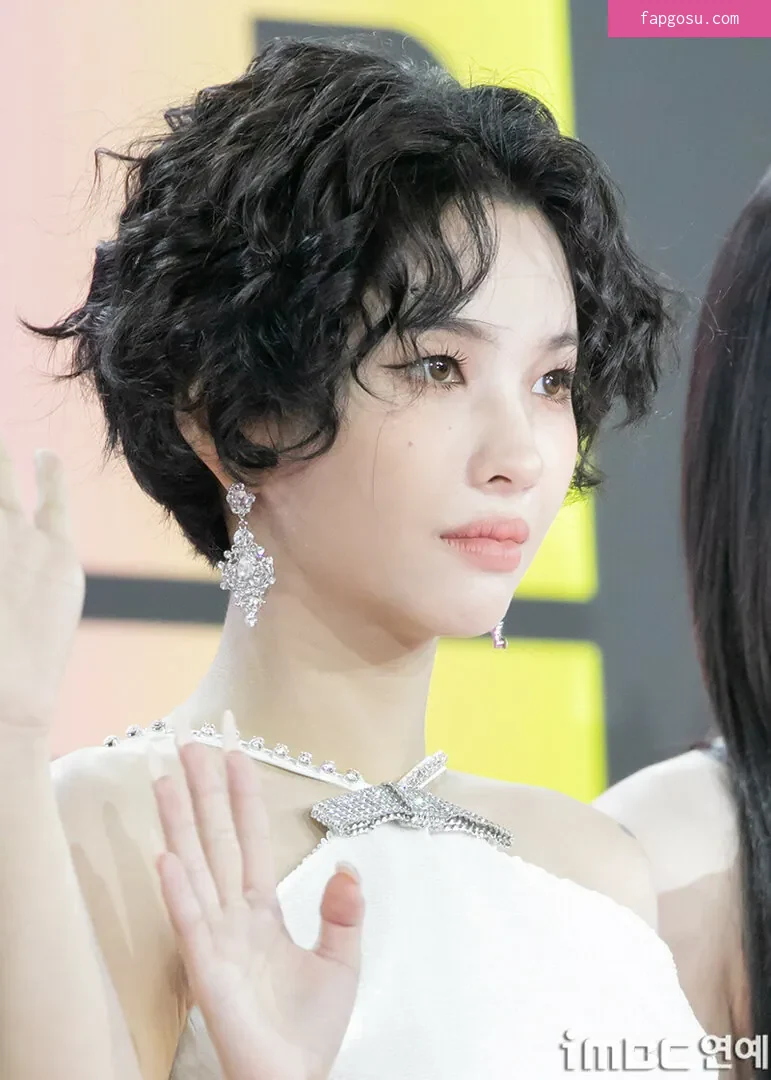 tiny.pretty.j