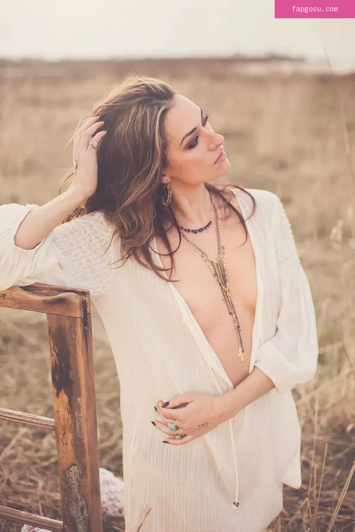 Tasya Teles