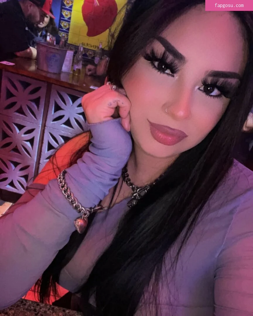 velvet_kitty93_