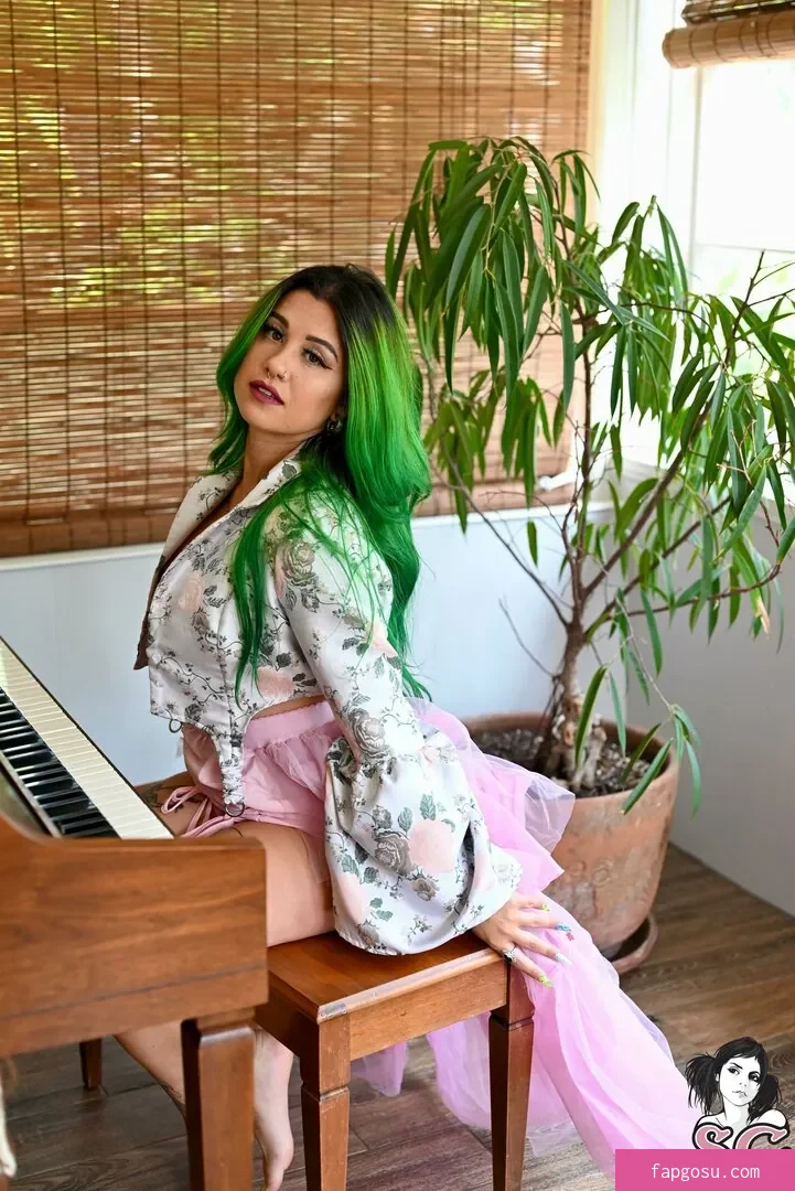 wecallhervanessa