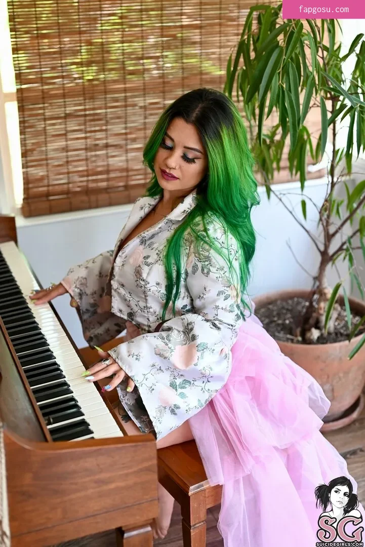 wecallhervanessa