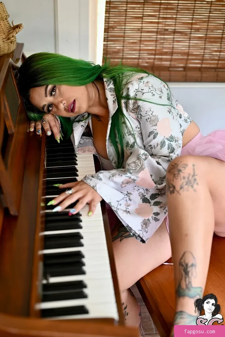 wecallhervanessa