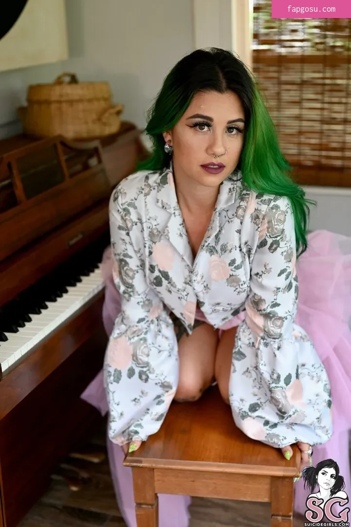 wecallhervanessa