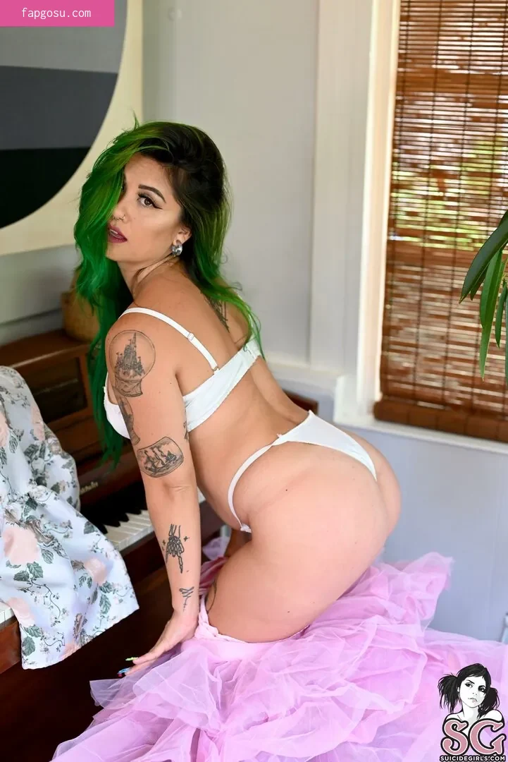 wecallhervanessa