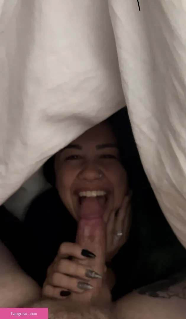 wecallhervanessa