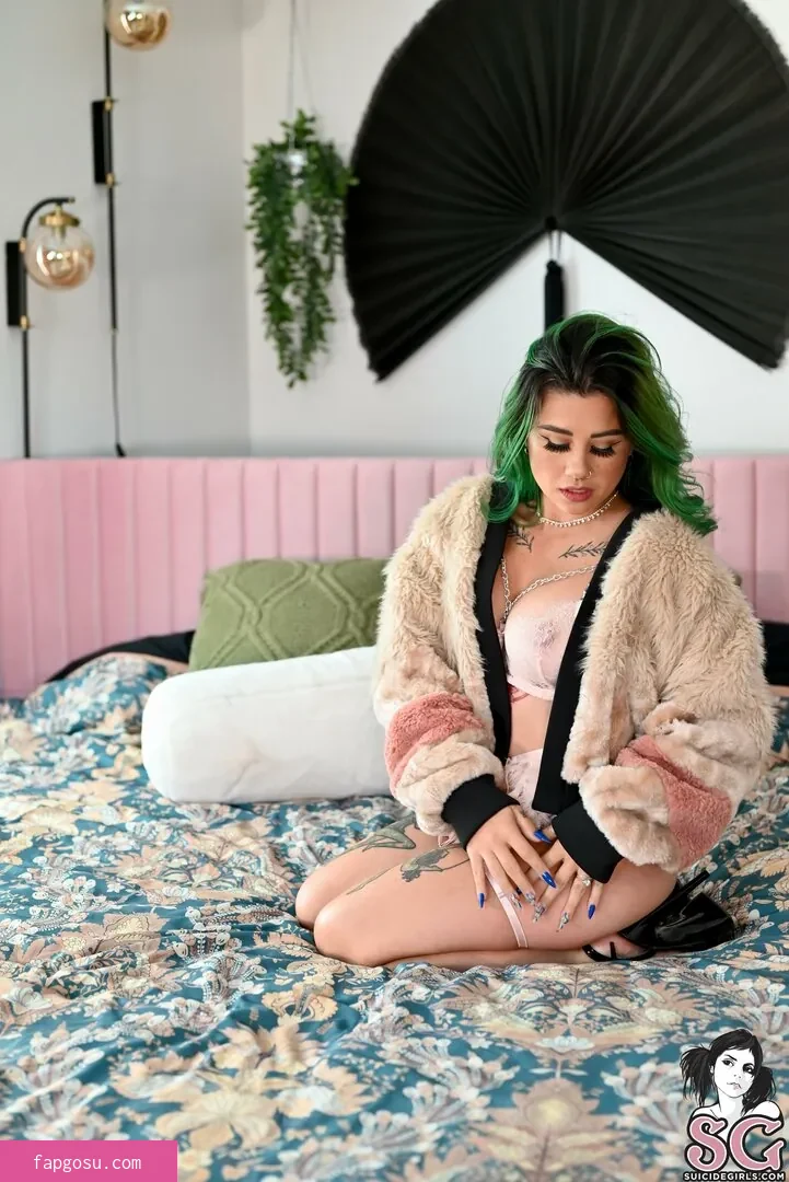 wecallhervanessa