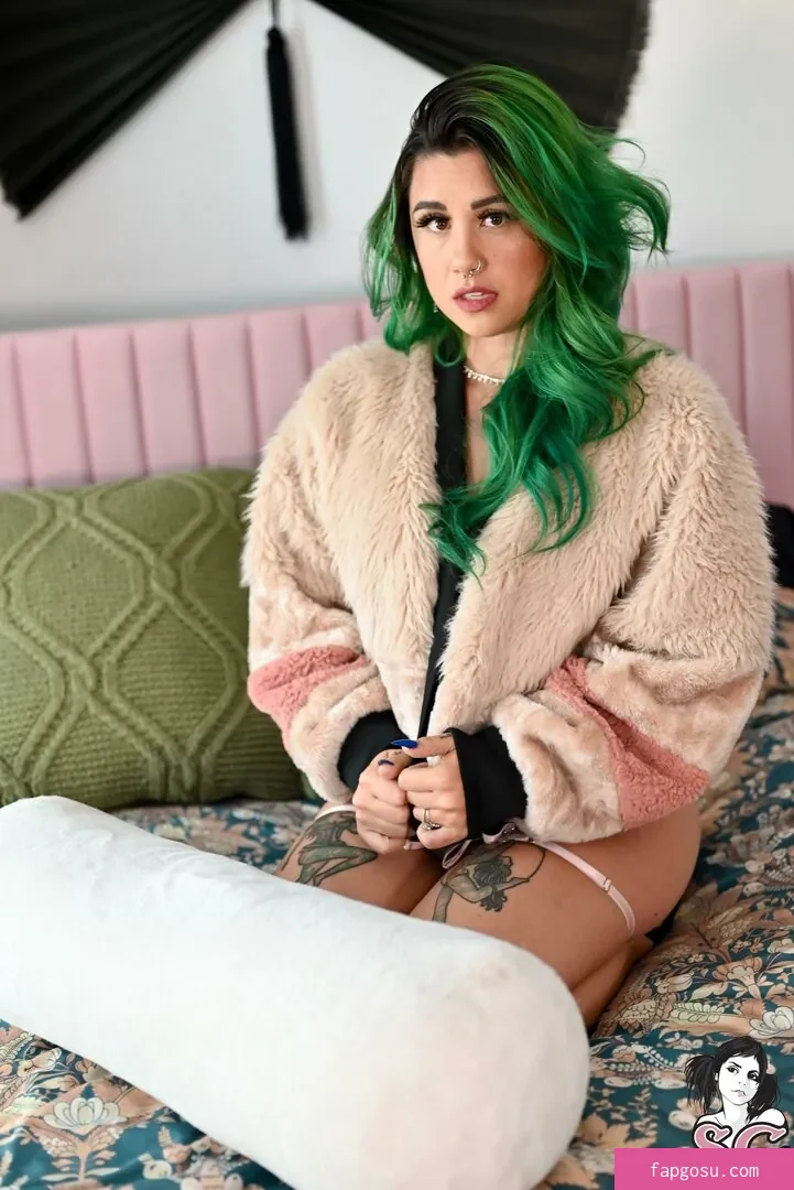 wecallhervanessa