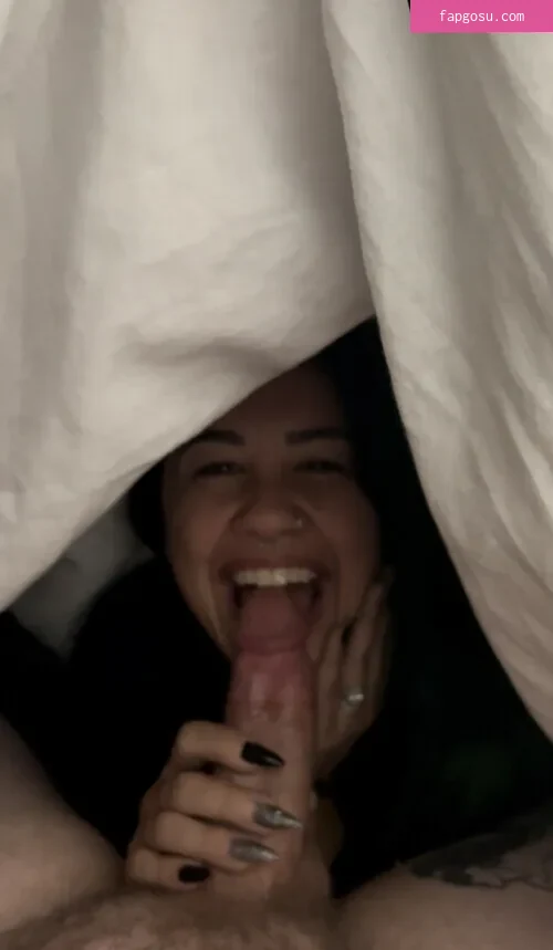 wecallhervanessa
