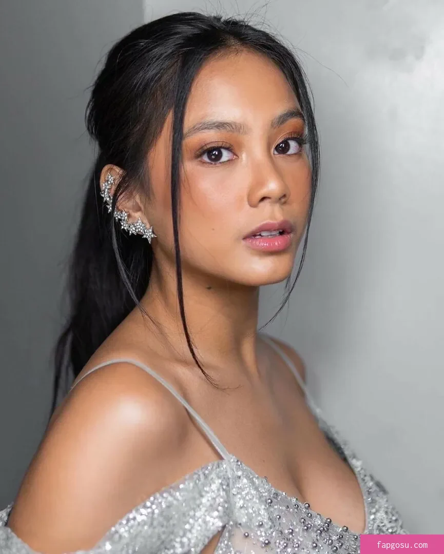 Ylona Garcia