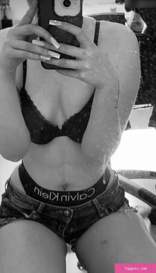 yhl.lara / Lara Reichardt / privat.shit.von.lara