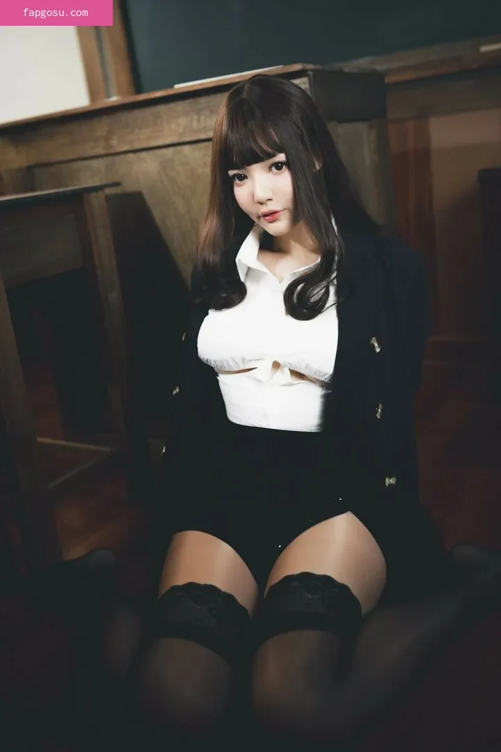 Ying Tze