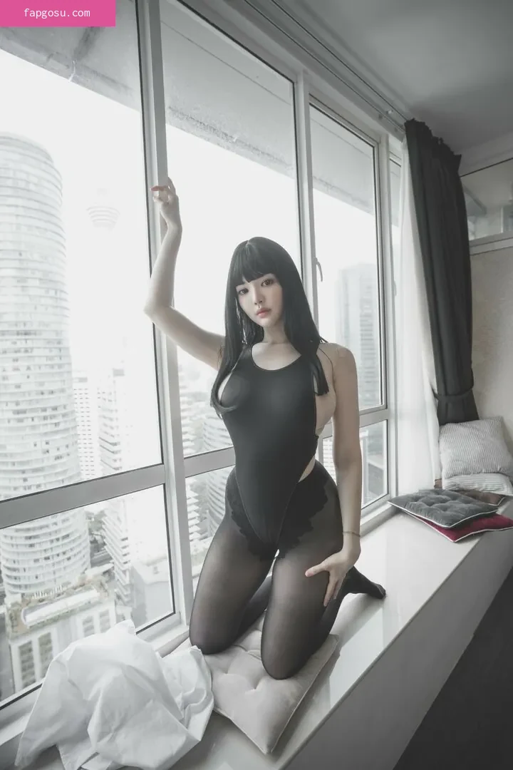 Ying Tze