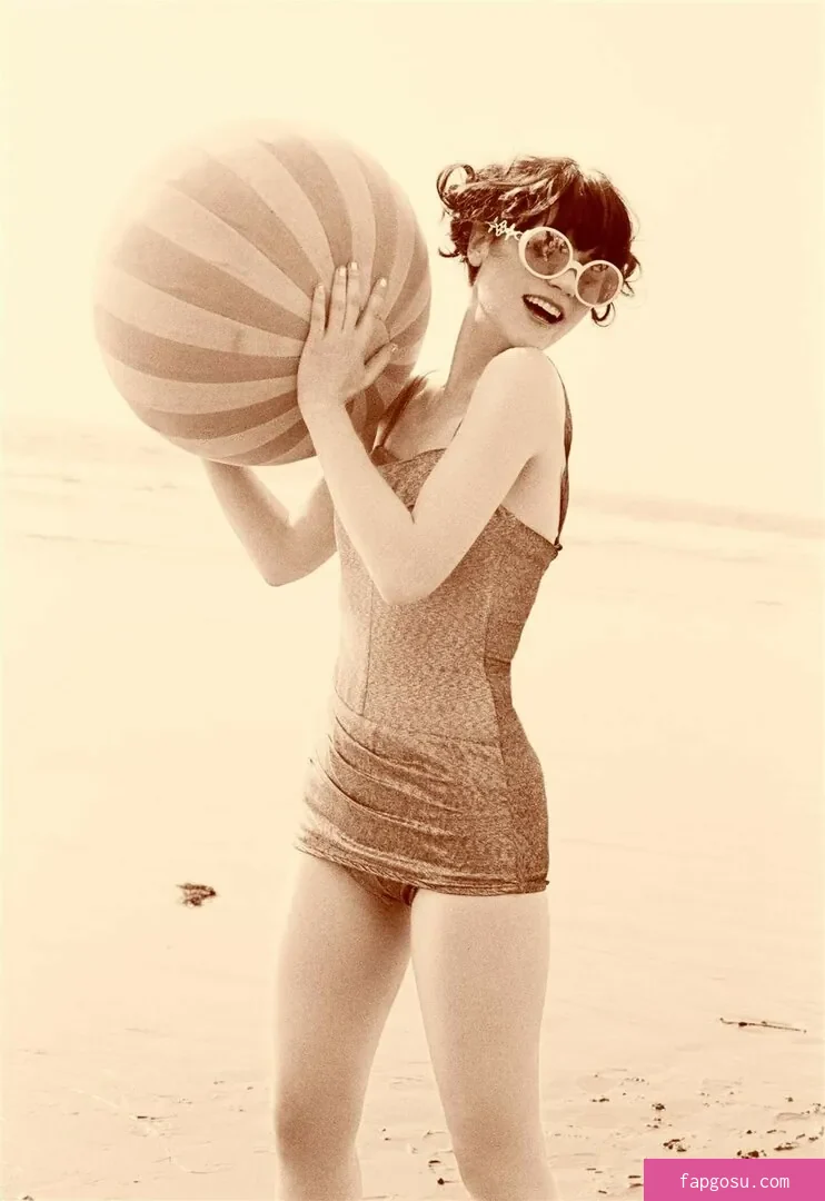 Zooey Deschanel